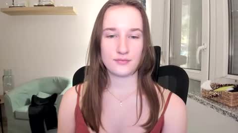 Snapshot of oliviaaa2003 chatting on 01.19.25 Oliwiaa2004 online show from 01.19.25