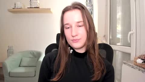 Snapshot of oliviaaa2003 chatting on 01.21.25 Oliwiaa2004 online show from 01.21.25