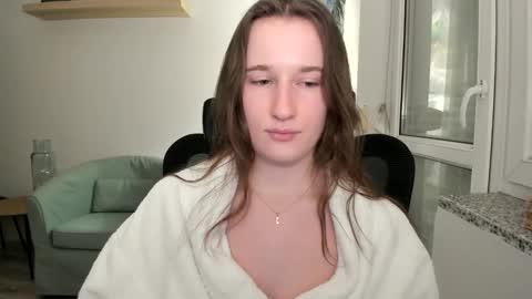 Snapshot of oliviaaa2003 chatting on 01.26.25 Oliwiaa2004 online show from 01.26.25