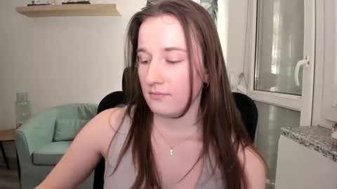 Snapshot of oliviaaa2003 chatting on 02.11.25 Oliwiaa2004 online show from 02.11.25