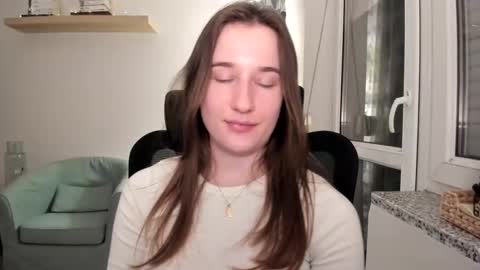 Snapshot of oliviaaa2003 chatting on 03.02.25 Oliwiaa2004 online show from 03.02.25