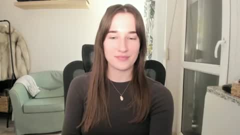 Snapshot of oliviaaa2003 chatting on 02.15.26 Oliwiaa2004 online show from 02.15.26