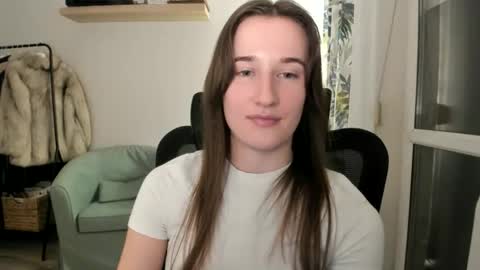 Snapshot of oliviaaa2003 chatting on 02.24.26 Oliwiaa2004 online show from 02.24.26