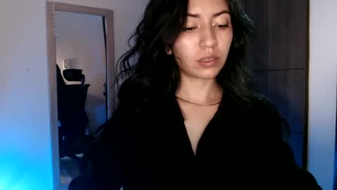 oliviaaa__ online show from 12.22.24