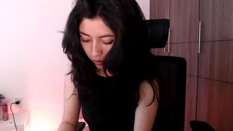 oliviaaa__ online show from 01.11.25