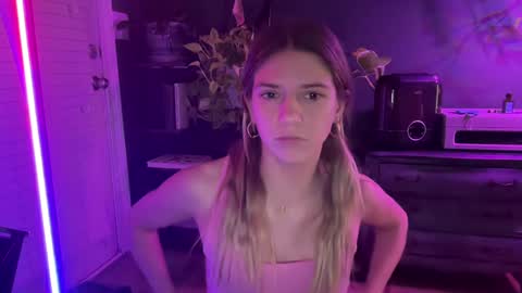 Snapshot of oliviahansleyy chatting on 01.07.25 Olivia online show from 01.07.25