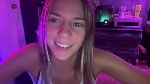 Snapshot of oliviahansleyy chatting on 01.10.25 Olivia online show from 01.10.25