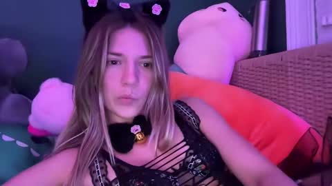 Olivia online show from 03.11.25