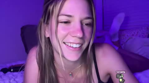 Snapshot of oliviahansleyy chatting on 09.27.25 Olivia online show from 09.27.25