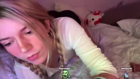 Snapshot of oliviahansleyy chatting on 11.12.25 Olivia online show from 11.12.25