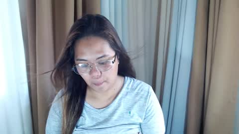 olivia hollywood online show from 04.22.26