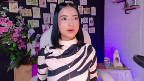 Snapshot of oliviamcneill chatting on 01.20.25 Olivia Mcneill  online show from 01.20.25