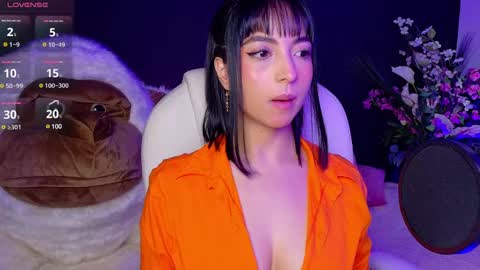 Snapshot of oliviamcneill chatting on 02.05.25 Olivia Mcneill  online show from 02.05.25