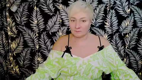 Kelly online show from 12.21.24