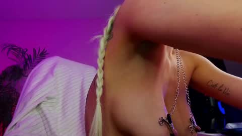 Olivia Owens online show from 02.28.25