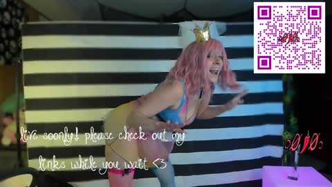 Olivia Owens online show from 10.31.25