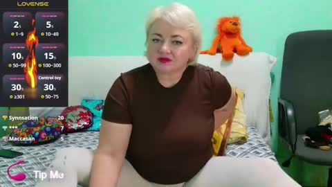 oliviaparadise online show from 11.17.25