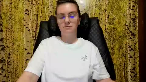 Snapshot of oliviasager chatting on 05.28.26 Mistress Olivia online show from 05.28.26