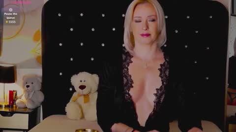 Olivia online show from 03.04.26