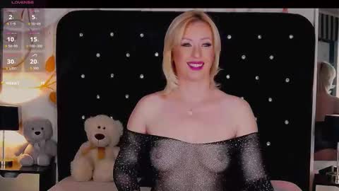 Olivia online show from 11.07.25