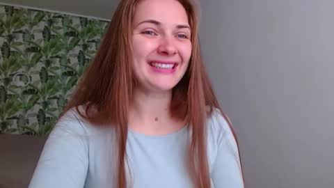 Snapshot of oliviashiny chatting on 10.14.25 Olivia online show from 10.14.25