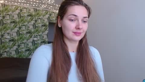 Snapshot of oliviashiny chatting on 10.24.25 Olivia online show from 10.24.25