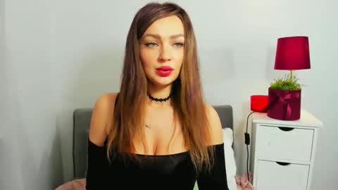 OliviaWomen online show from 12.04.24