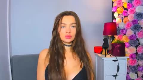 OliviaWomen online show from 10.30.25