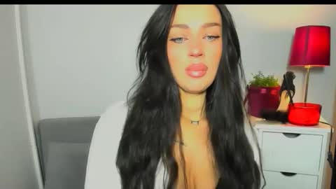 OliviaWomen online show from 02.09.26