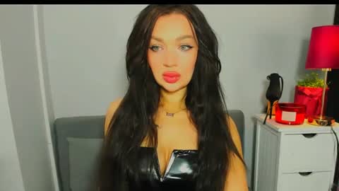 OliviaWomen online show from 03.03.26