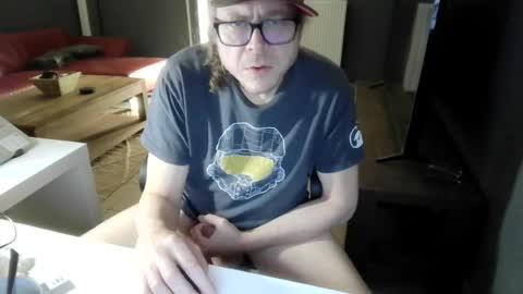 Snapshot of olivierlenaerts77 chatting on 08.03.26 olivierlenaerts77 online show from 08.03.26