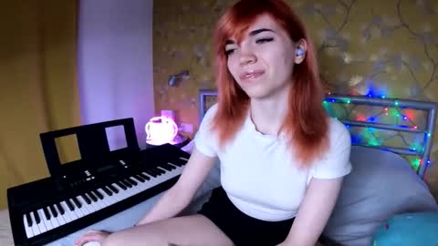 Angelina Lina online show from 12.18.25