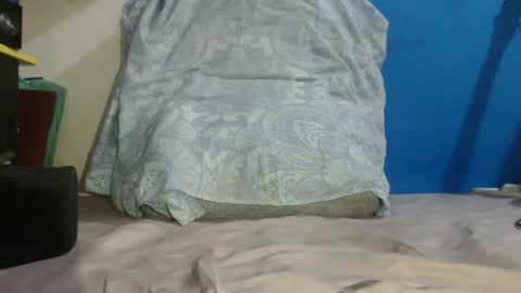 Snapshot of oly10022020 chatting on 03.11.25 OlySantos online show from 03.11.25