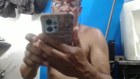 Snapshot of oly10022020 chatting on 11.23.25 OlySantos online show from 11.23.25