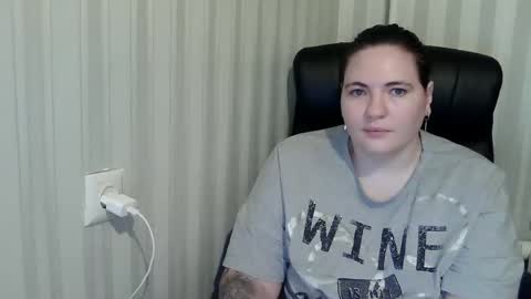 OlyaAndNetty online show from 10.27.25