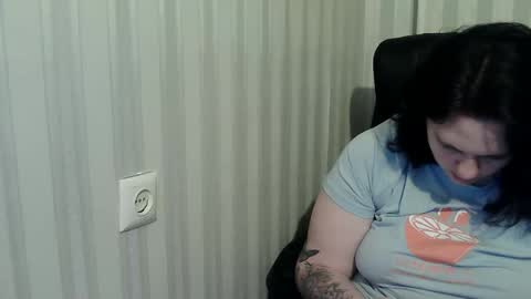 OlyaAndNetty online show from 10.31.25