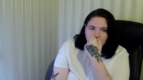 OlyaAndNetty online show from 11.13.25