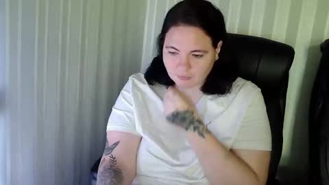 OlyaAndNetty online show from 11.14.25