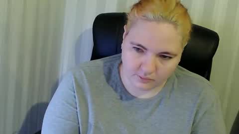 OlyaAndNetty online show from 12.19.25