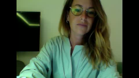 olyra11 online show from 10.26.25