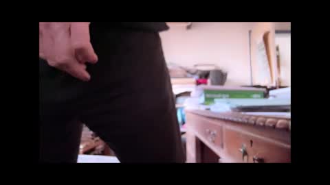 Snapshot of oman19811 chatting on 12.18.24 oman19811 online show from 12.18.24