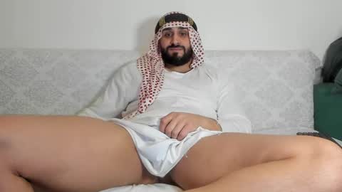 Snapshot of omar_xoxo chatting on 12.27.24 Omar online show from 12.27.24