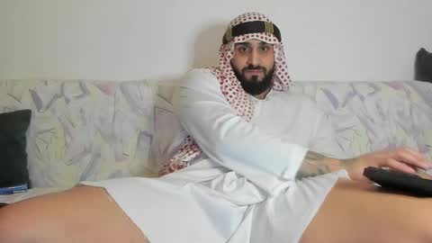 Snapshot of omar_xoxo chatting on 01.11.25 Omar online show from 01.11.25