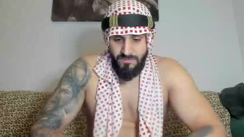 Snapshot of omar_xoxo chatting on 10.02.25 Omar online show from 10.02.25