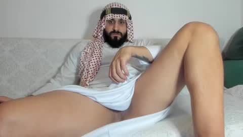Snapshot of omar_xoxo chatting on 10.14.25 Omar online show from 10.14.25