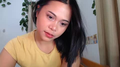 Snapshot of omariaennaid chatting on 12.29.24 Angel online show from 12.29.24