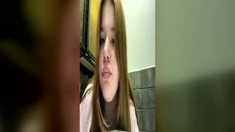Snapshot of omellyoo chatting on 06.14.26 MellY online show from 06.14.26