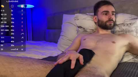 Snapshot of omgronnyy chatting on 10.29.25 Mark cut 7.5 inches online show from 10.29.25