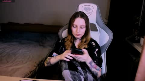 on_yxxx online show from 12.19.24