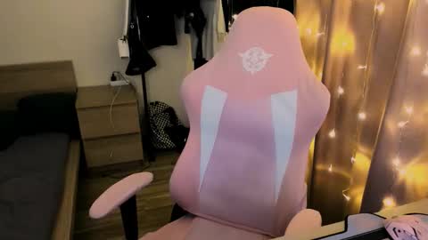 on_yxxx online show from 10.03.25